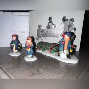 Vintage Dept 56 BRINGING HOME THE YULE LOG Dickens Village Accessory 5558-1